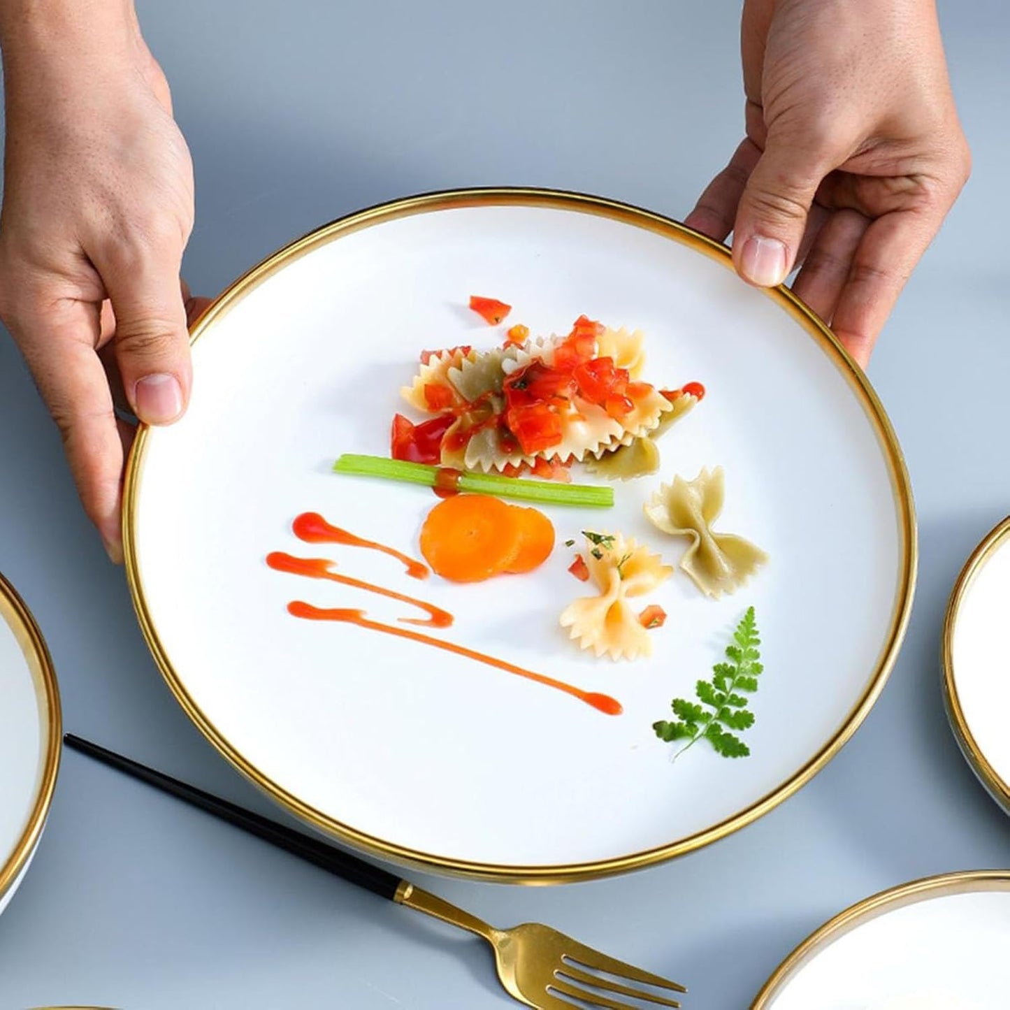 Set di stoviglie in ceramica bianca, set di piatti e ciotole in ceramica da 30 pezzi, set di stoviglie di grandi dimensioni in stile rustico for la cucina, resistente ai graffi
