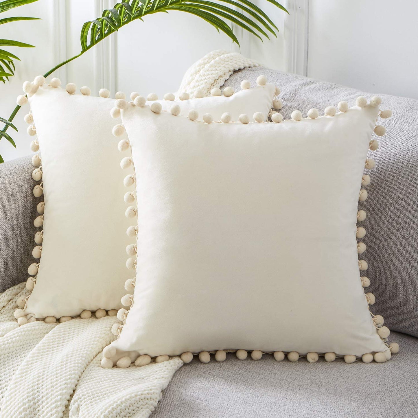 Topfinel Federe Cuscini in Velluto per Divano, Copricuscini Arredo Casa Moderni con Pom Poms, Fodere Cuscino in Tinta Unita Eleganti per Camera da Letto Salotto Sedia, 2 Pezzi,40x40 cm, Cream