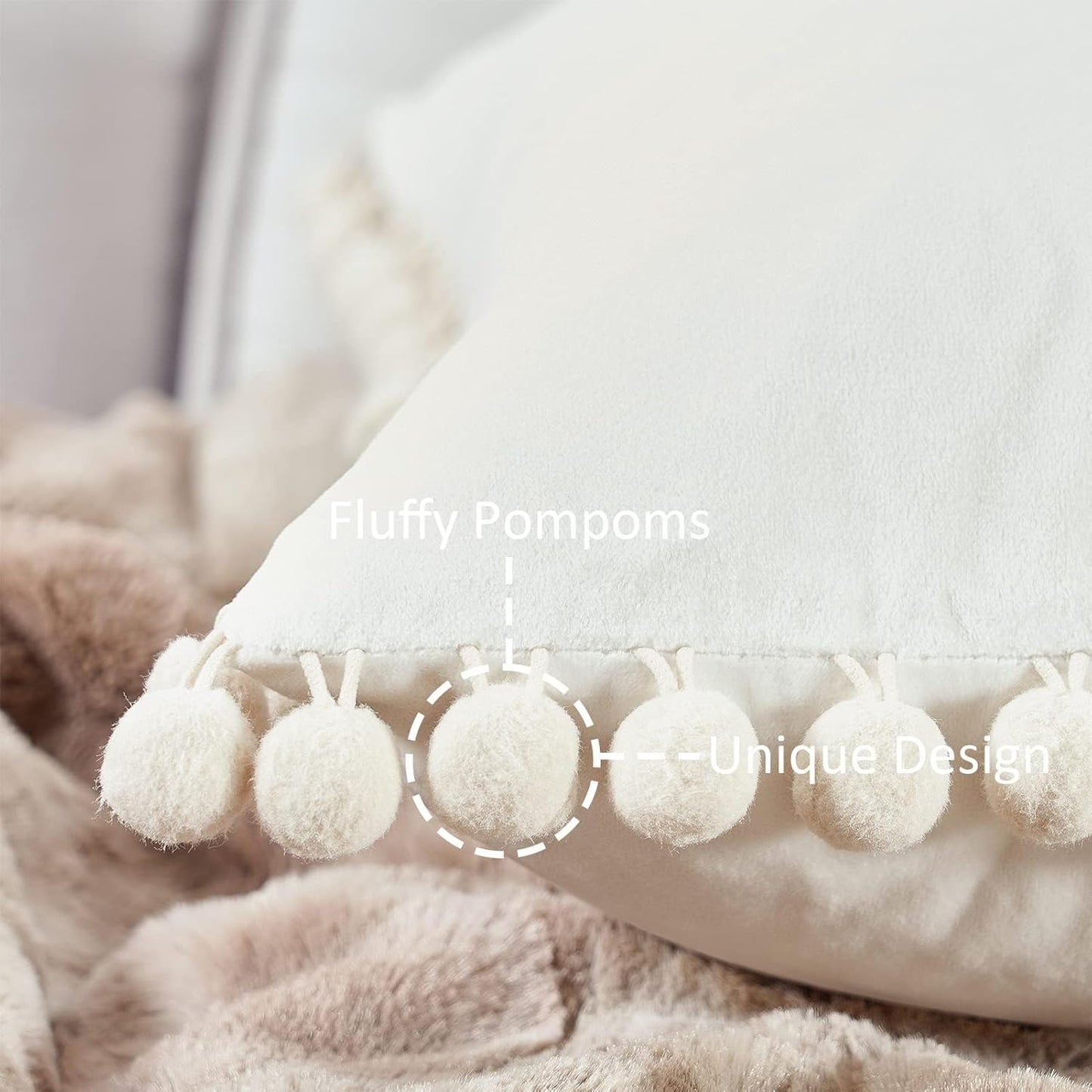 Topfinel Federe Cuscini in Velluto per Divano, Copricuscini Arredo Casa Moderni con Pom Poms, Fodere Cuscino in Tinta Unita Eleganti per Camera da Letto Salotto Sedia, 2 Pezzi,40x40 cm, Cream