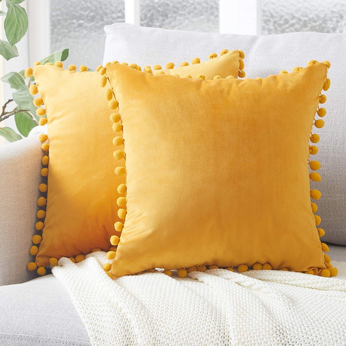 Topfinel Federe Cuscini in Velluto per Divano, Copricuscini Arredo Casa Moderni con Pom Poms, Fodere Cuscino in Tinta Unita Eleganti per Camera da Letto Salotto Sedia, 2 Pezzi,40x40 cm, Cream