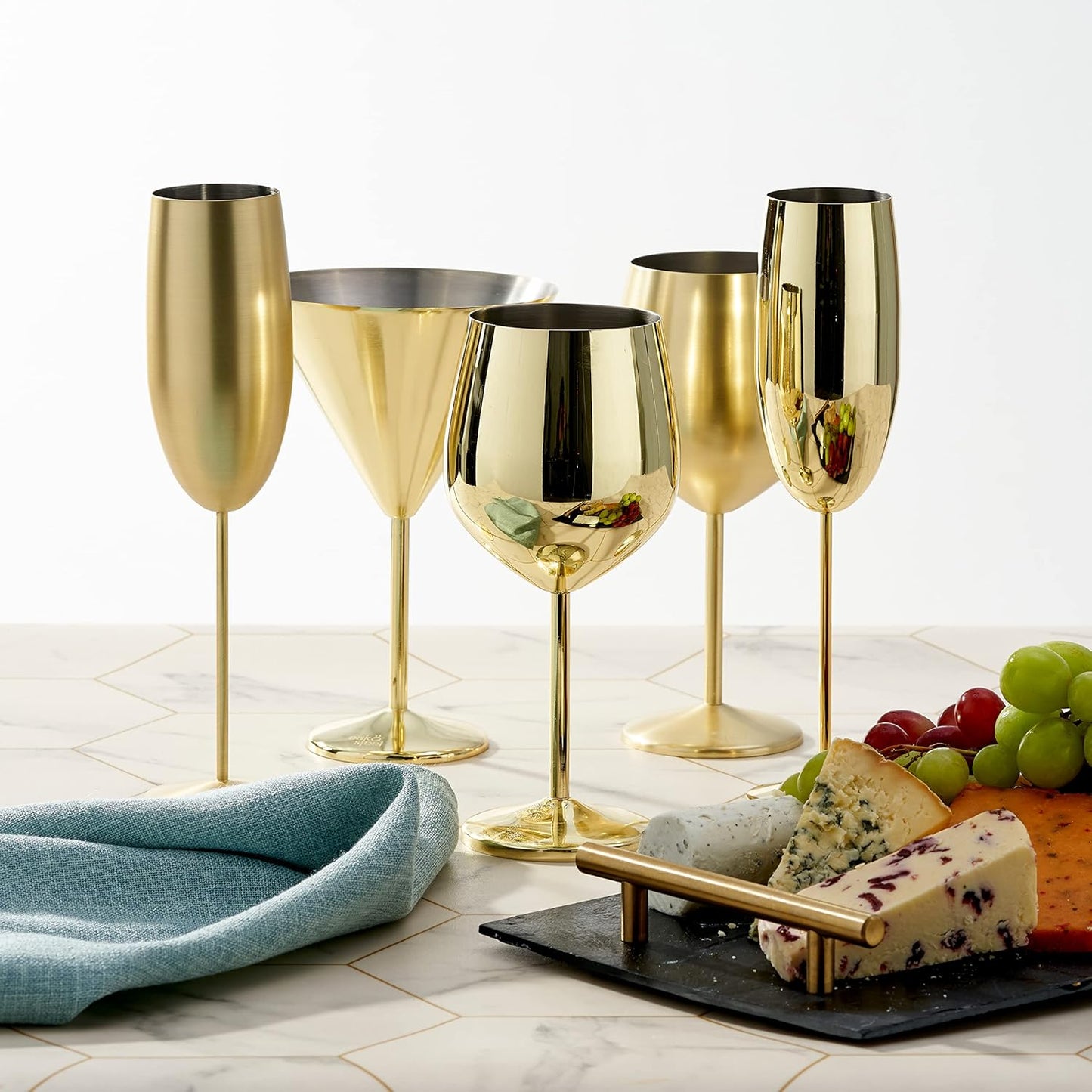 Oak & Steel - 4 Eleganti Calici da Champagne, 285 ml. In Acciaio Inossidabile Dorato - Ideale al Chiuso o All'aperto in Giardino, in Spiaggia, a Picnic, Barbecue, Campeggio e Gite in Barca