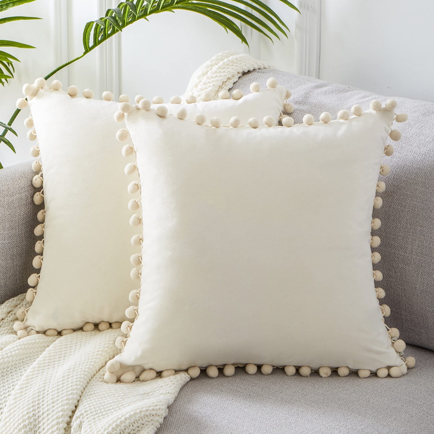 Topfinel Federe Cuscini in Velluto per Divano, Copricuscini Arredo Casa Moderni con Pom Poms, Fodere Cuscino in Tinta Unita Eleganti per Camera da Letto Salotto Sedia, 2 Pezzi,40x40 cm, Cream