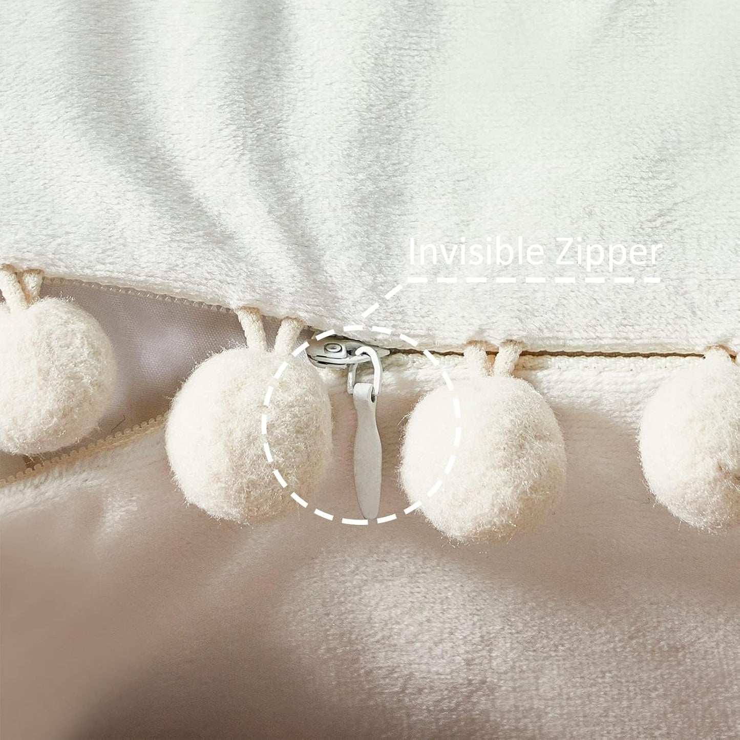 Topfinel Federe Cuscini in Velluto per Divano, Copricuscini Arredo Casa Moderni con Pom Poms, Fodere Cuscino in Tinta Unita Eleganti per Camera da Letto Salotto Sedia, 2 Pezzi,40x40 cm, Cream