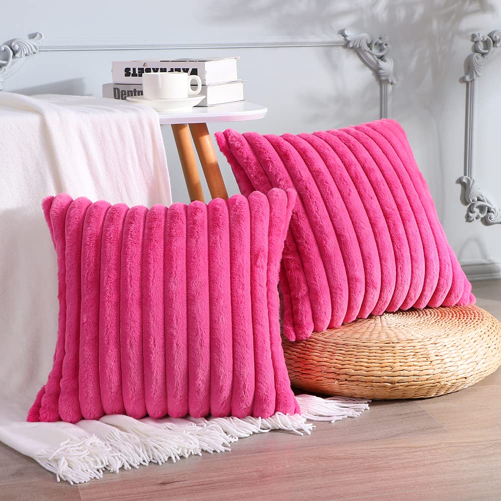 Soleebee Set di 2 federe decorative in velluto morbido, in pelliccia artificiale, per divano, camera da letto, casa, auto, 50 x 50 cm, beige e bianco)