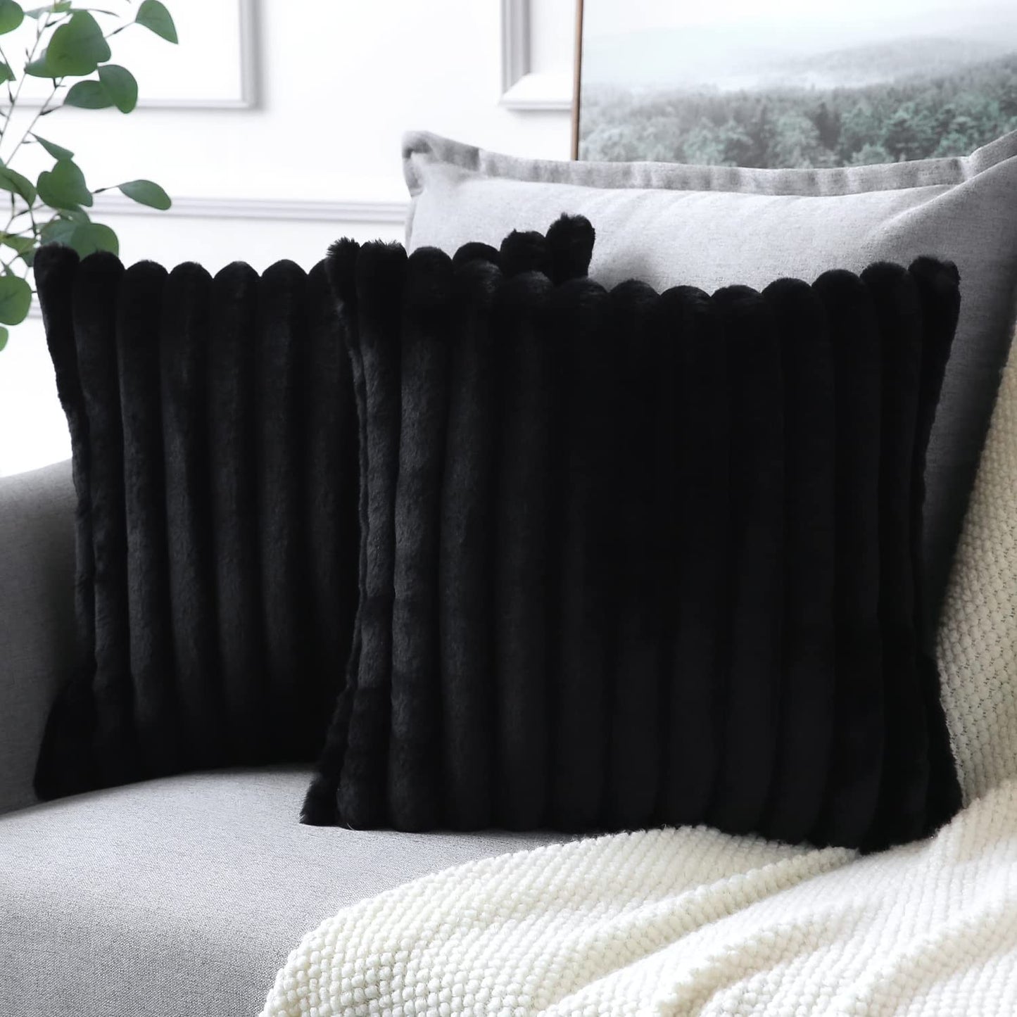 Soleebee Set di 2 federe decorative in velluto morbido, in pelliccia artificiale, per divano, camera da letto, casa, auto, 50 x 50 cm, beige e bianco)