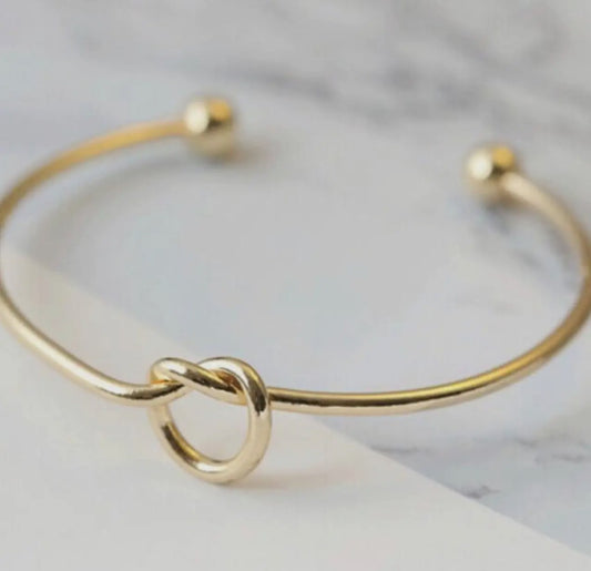 Bracciale rigido con nodo