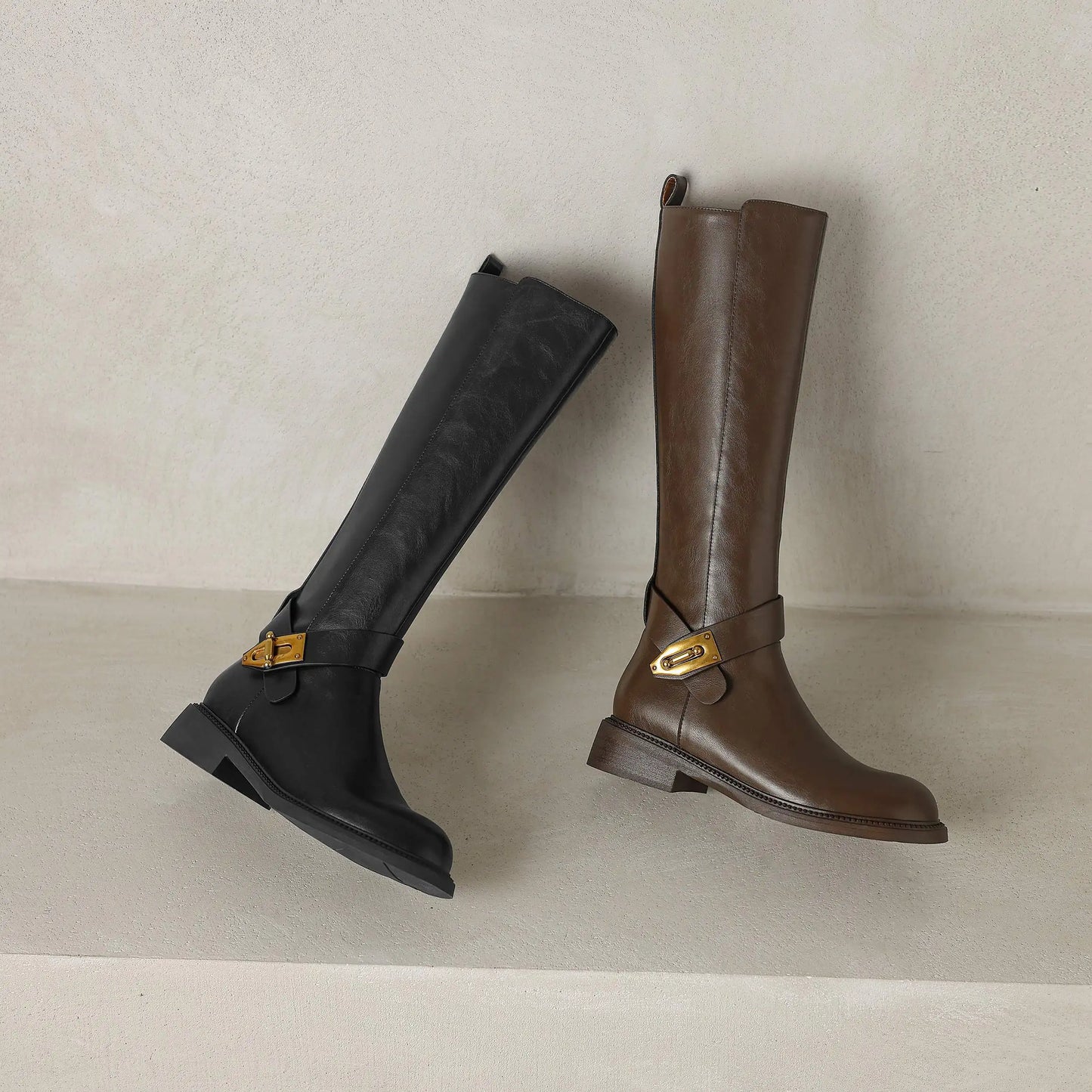 Stivale con fibbia in vera pelle